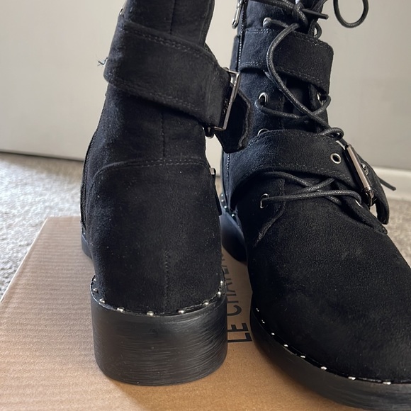 Le Chateau black suede Combat boots size 7 - Picture 3 of 7
